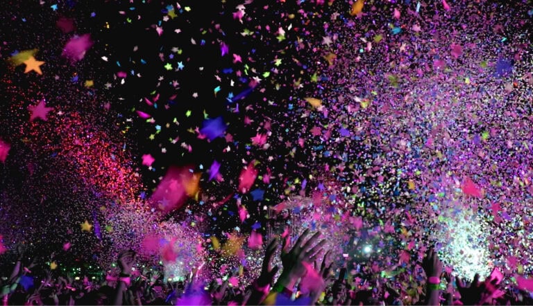 Hybrid Concerts: The Fusion of Physical and Virtual Realities